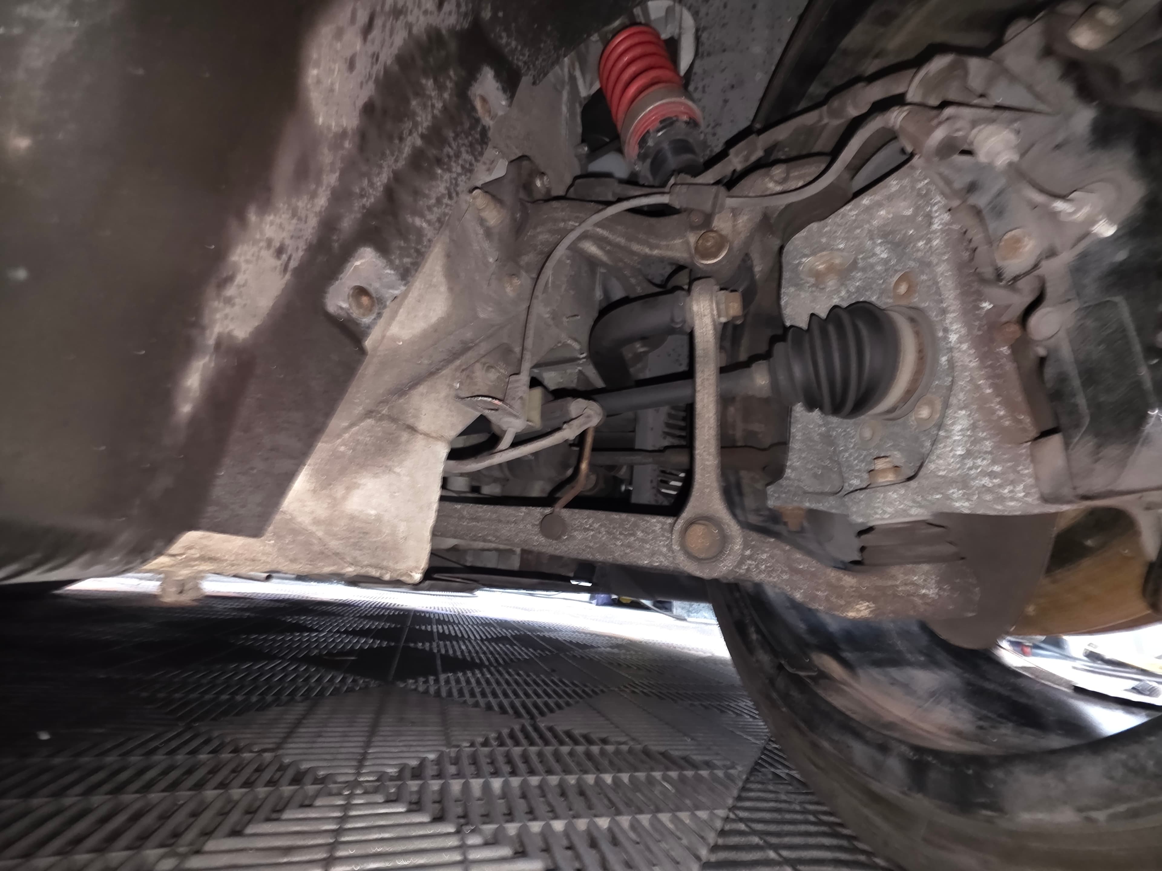 Fotos de inspeccion del motor y bajo carroceria 1