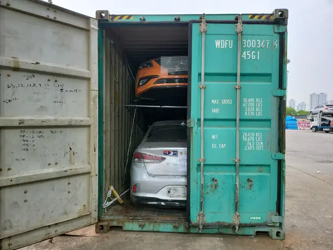 Vehicle preparation at an export work site
